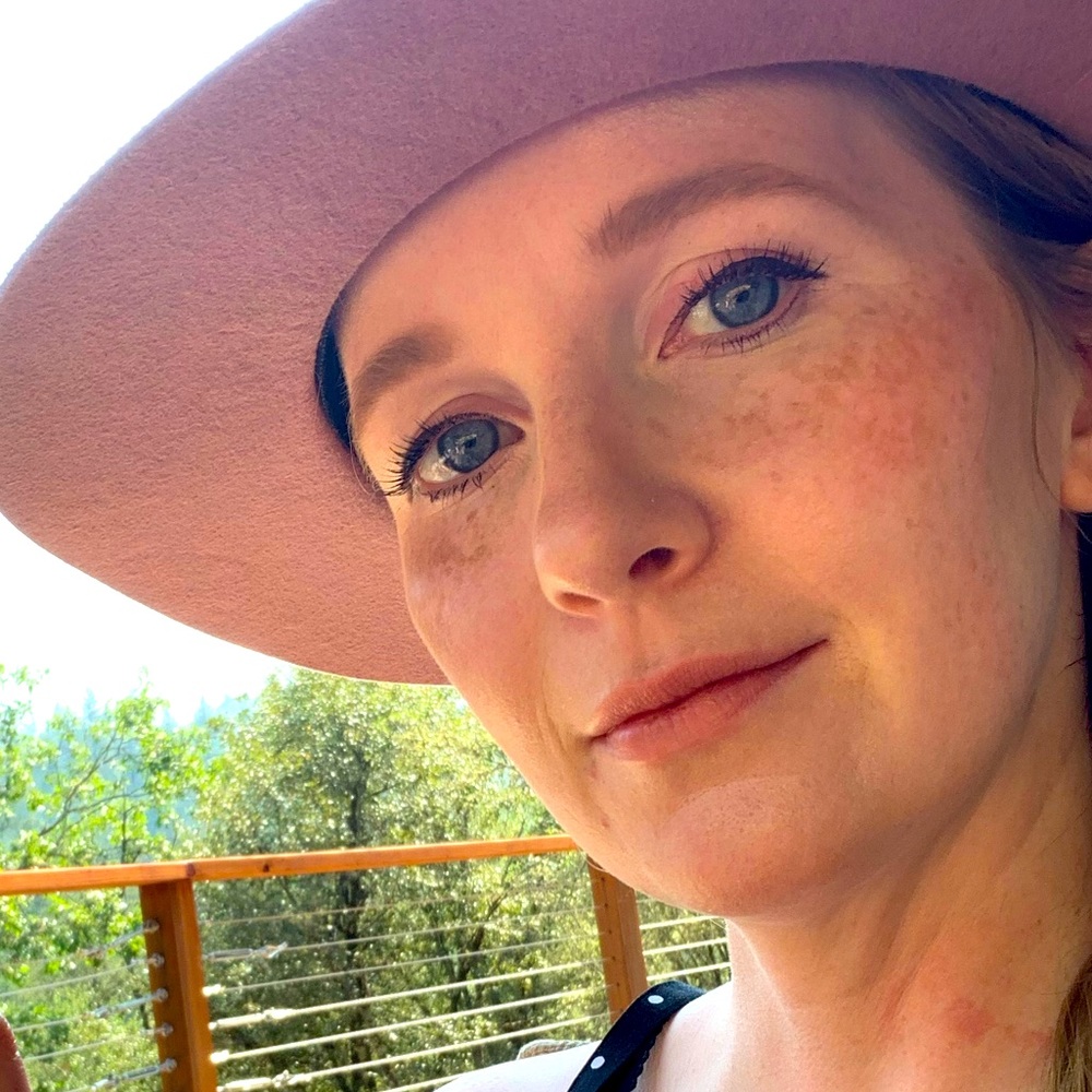 Meet your Posher, Denise!